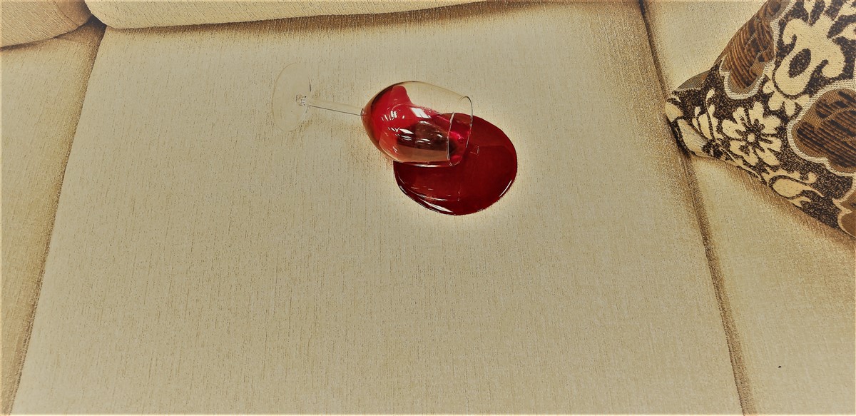 tache de vin rosé